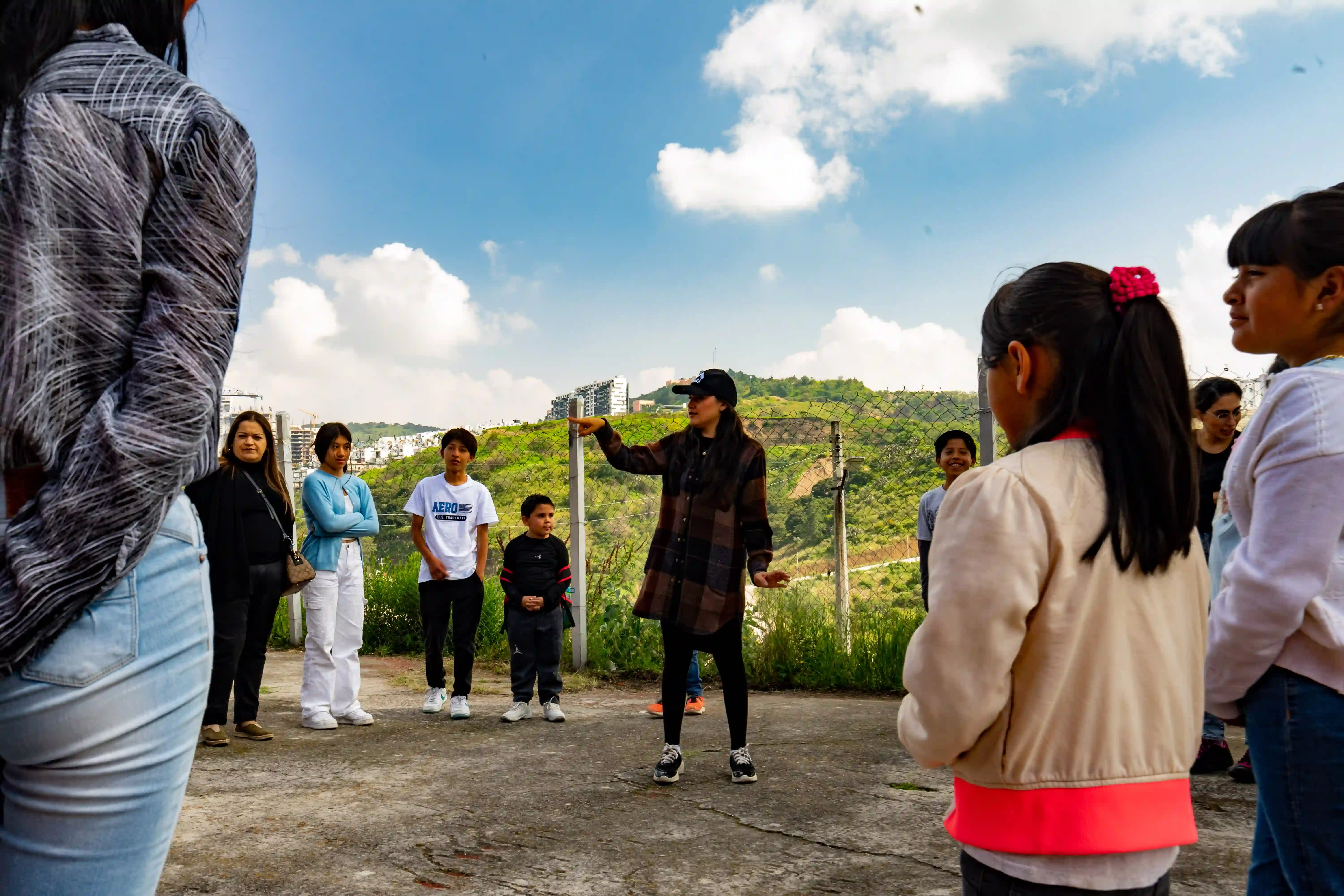 Voluntarios colaborando